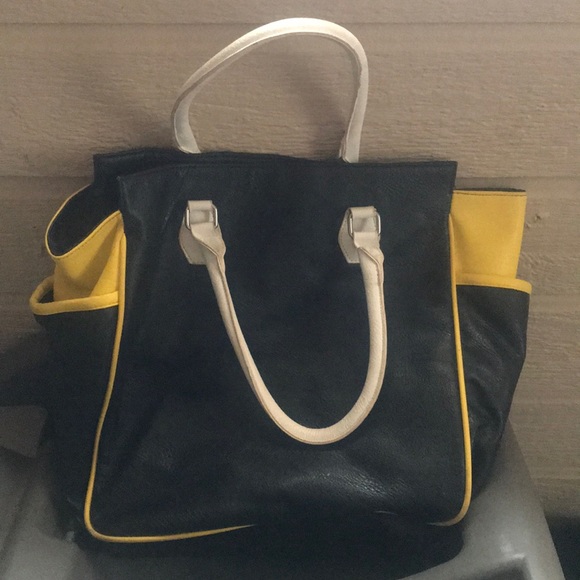 Purses - Picture 2 of 8